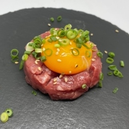 拡販セール中【刺身】まるで生食感　黒毛和牛ユッケ生ハム50gx10P