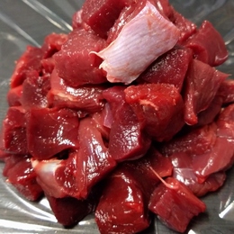 【小田原産】鹿サイコロカット肉1kg　(ヒレ肉、モモ肉、背ロース)