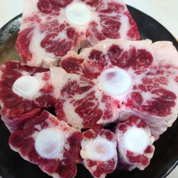  数量限定　国産牛テールカット 通常2100円/1kg→1100円