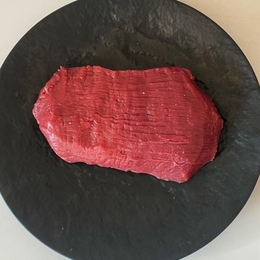 【不定貫】遠野鹿肉【熟成】内モモ　赤身の美しさとコクが際立つ贅沢な一品