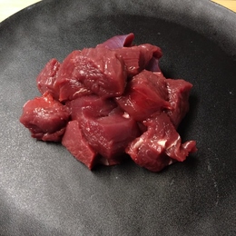 【小田原産】鹿モモ肉ぶつ切り　1kg