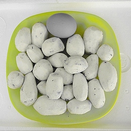 国産冷凍皮むき里芋Mサイズ1kg　カットなし